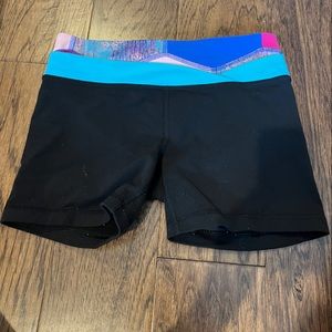 Ivivva booty shorts